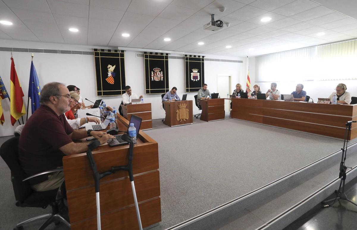 Pleno municipal de Canet d'En Berenguer.