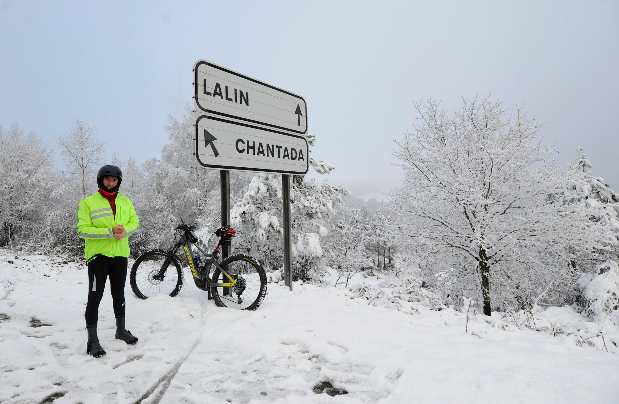 La nieve cubre el fin de semana en Galicia