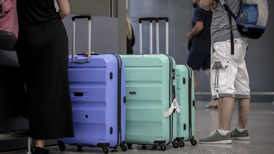 La aerolínea está obligada a cuidar del equipaje de sus pasajeros. | B.RAMON