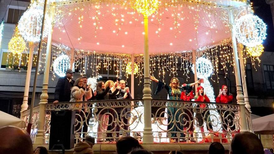 Encendido del alumbrado navideño, ayer, en Tui.