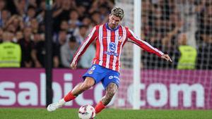 Rodrigo de Paul, jugador del Atlético, durante un lance del partido frente a la Real Sociedad.