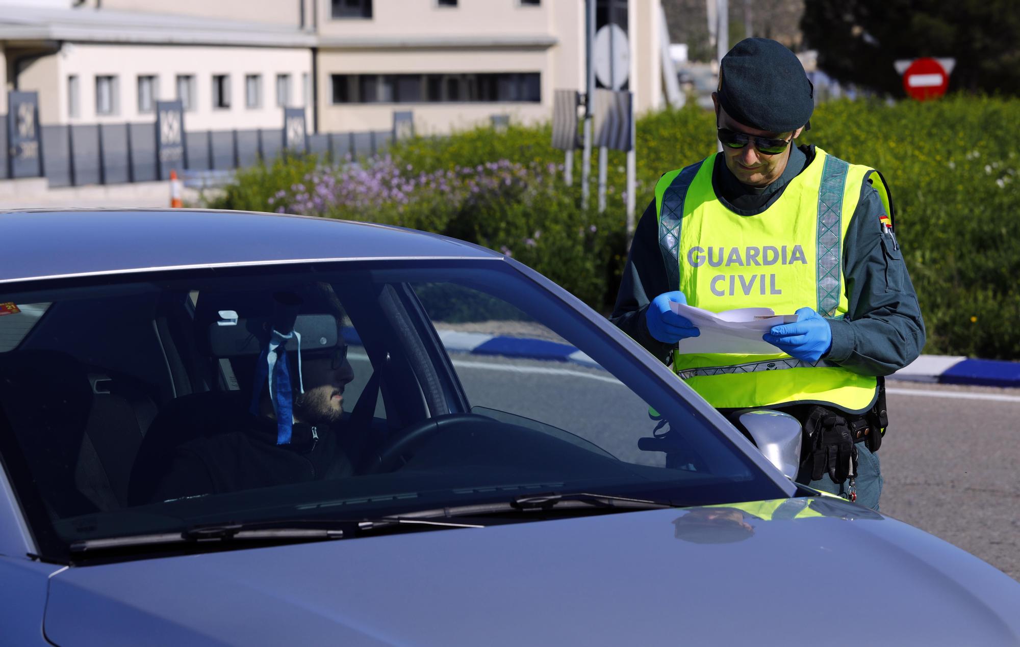 Control de la Guardia Civil en la A23