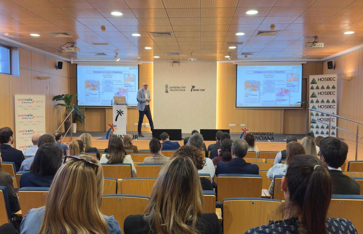 Vicent Llidó Millet, director territorial de Benidorm de Umivale, durante la presentación.