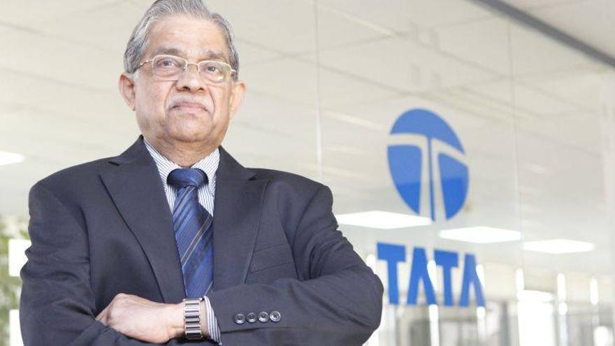 Tata Hispano, un cierre orquestado