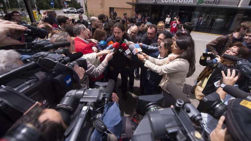 Pablo Iglesias, ayer en Córdoba, donde participó en un acto electoral ante unas 2.000 personas. // Efe