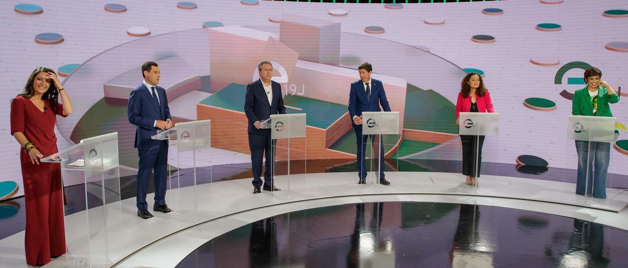 Macarena Olona, Juanma Moreno, Juan Espadas, Juan Marín, Inmaculada Nieto y Teresa Rodríguez, durante el debate electoral realizado por Canal Sur.