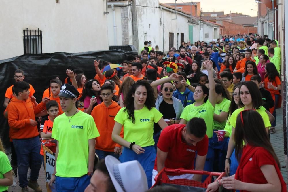 Fiestas del Cristo de Morales: Desfile de peñas