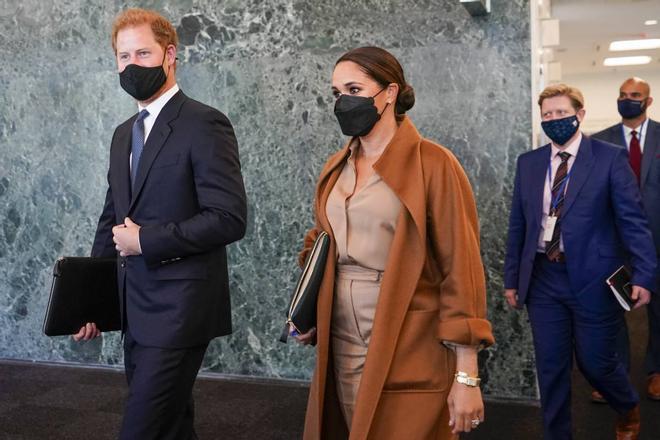 El príncipe Harry junto a Meghan Markle tras una reunión en las Naciones Unidas