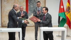 Sánchez es coordina amb el rei de Jordània per treballar per la pau a la Franja