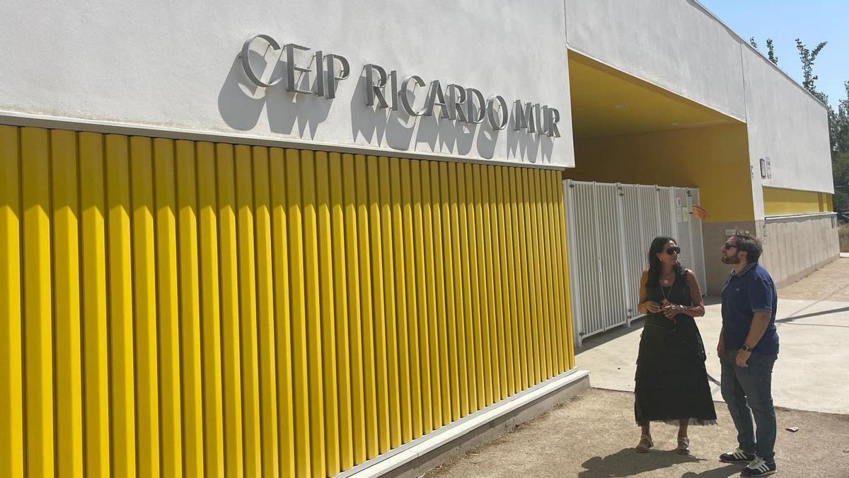 Fachada del CEIP Ricardo Mur en Casetas