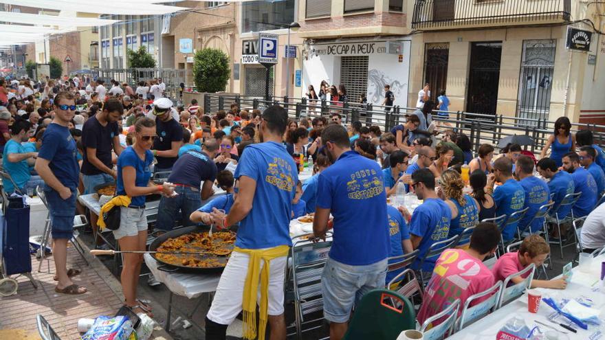 Concurso de paellas en la avenida Murà