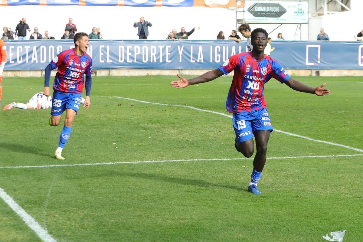Babacar celebra el 1-0