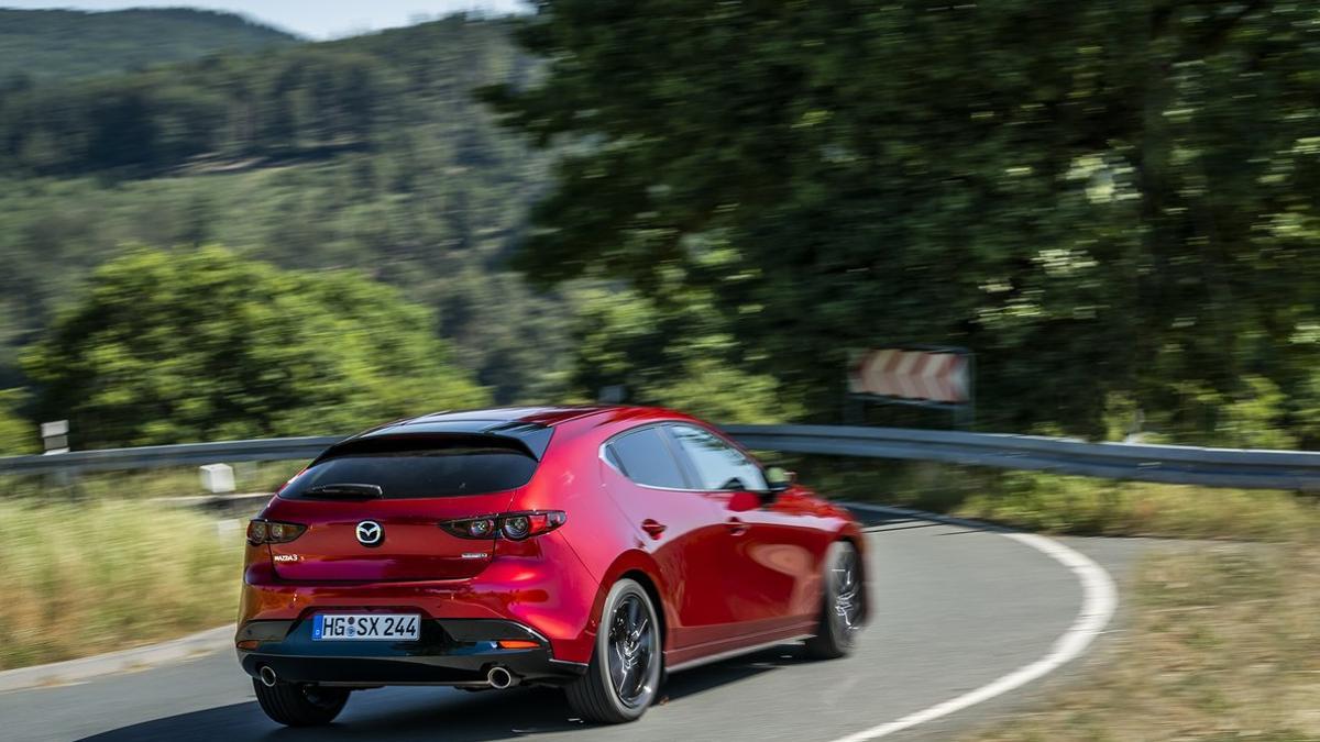 mazda3-skyactiv-x action 20