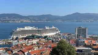 El «Majestic Princess» se estrena en la ría de Vigo
