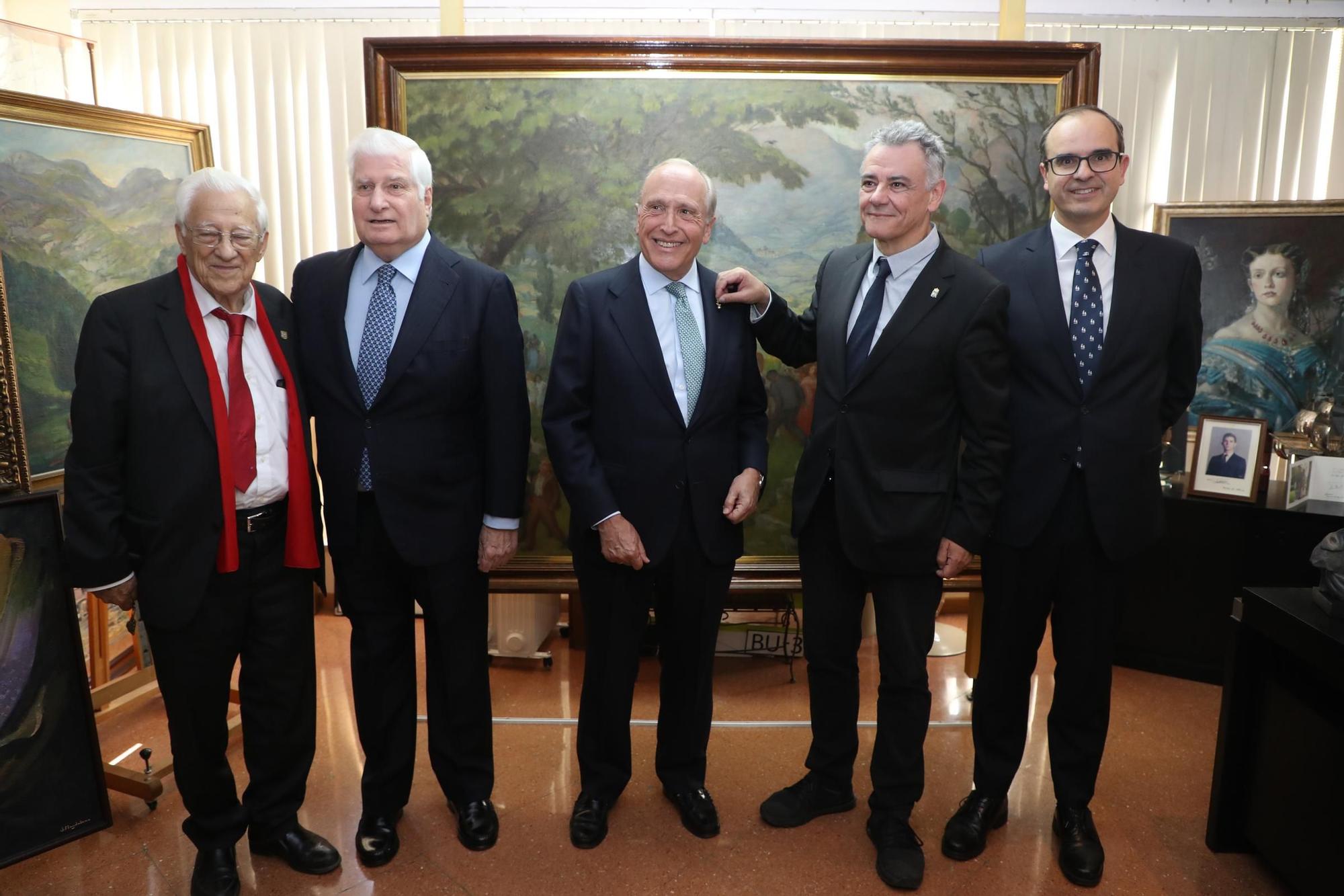 En imágenes | Imposición de la "Manzana de oro" del Centro Asturiano de Madrid, al oftalmólogo Luis Fernández-Vega