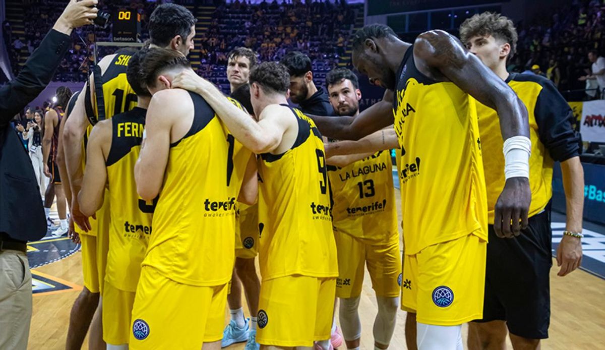 La plantilla del CB Canarias, tras la derrota en semifinales de la BCL.