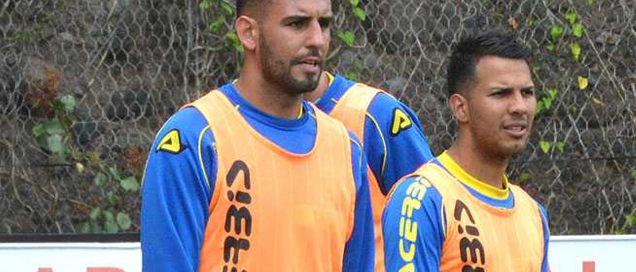 Nauzet Alemán y Jonathan Viera, en el entrenamiento de ayer.