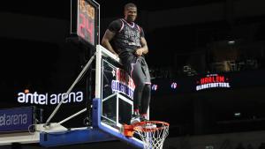 Els Harlem Globetrotters visiten Badalona, ‘bressol del bàsquet’, en la seva gira mundial