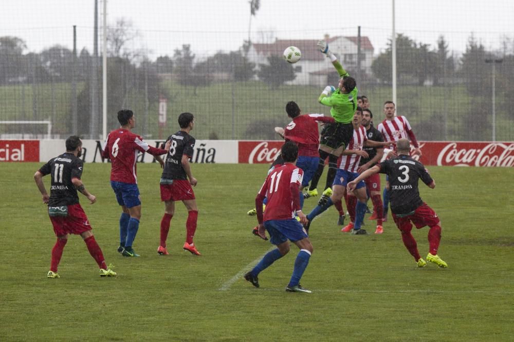 El partido entre el Sporting B y el Langreo, en imágenes