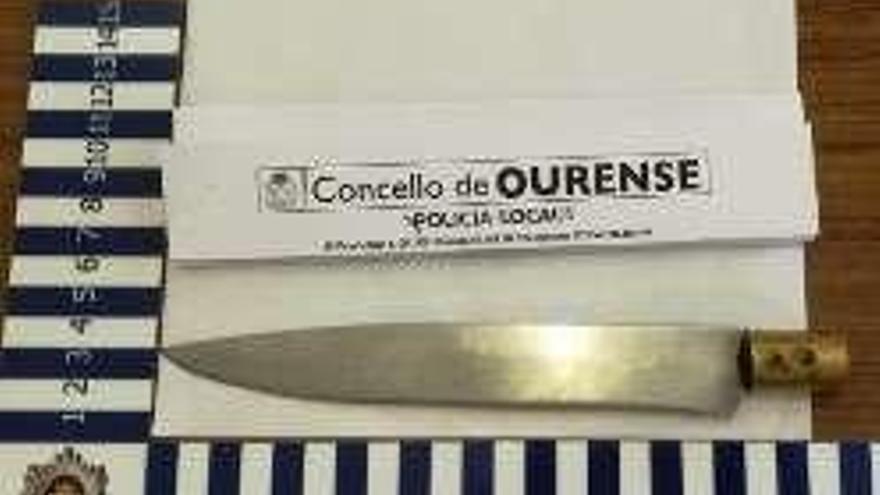 El cuchillo de 19 cm. // PL