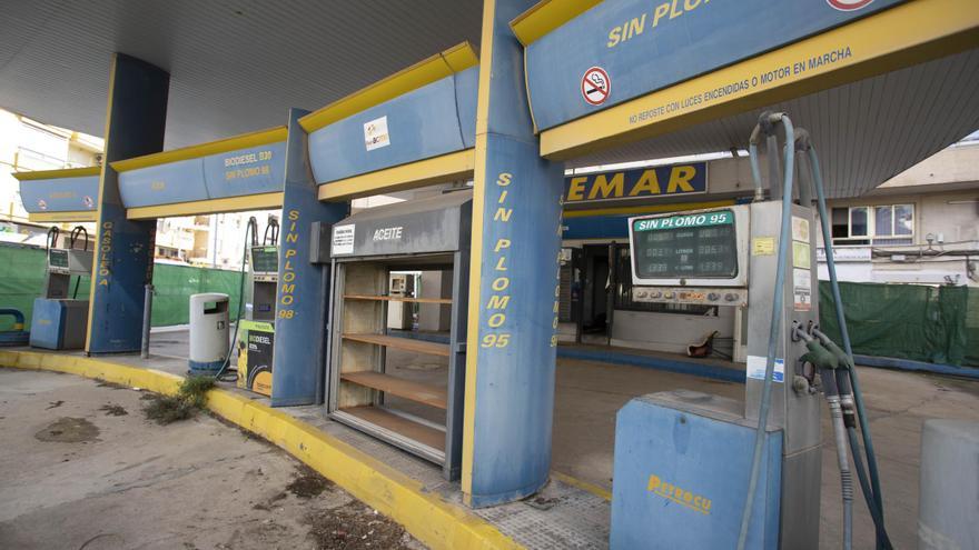 Alzira descontaminará dos décadas después el subsuelo de la gasolinera