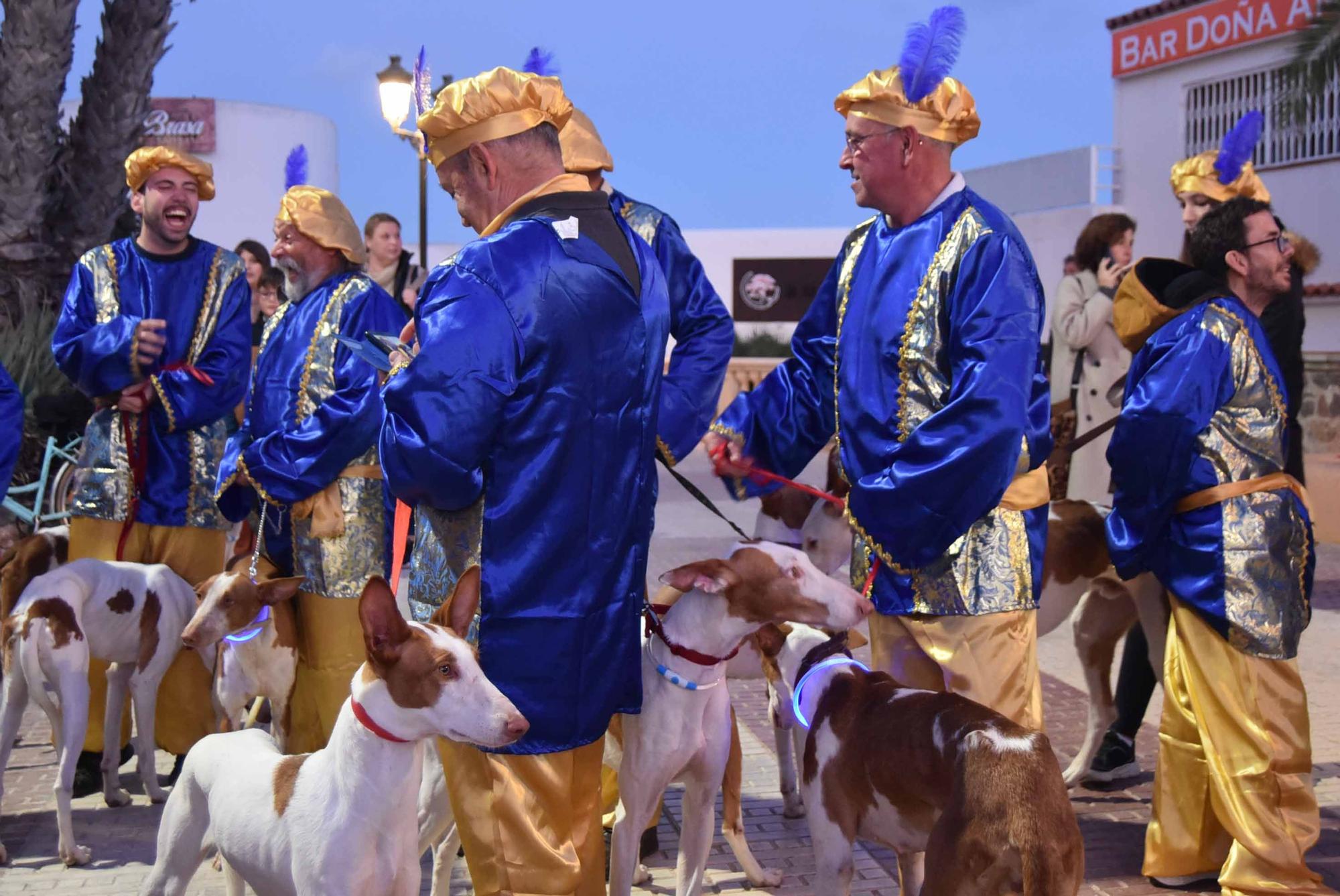 Mira aquí la galería de fotos completa de los Reyes Magos en Santa Eulària