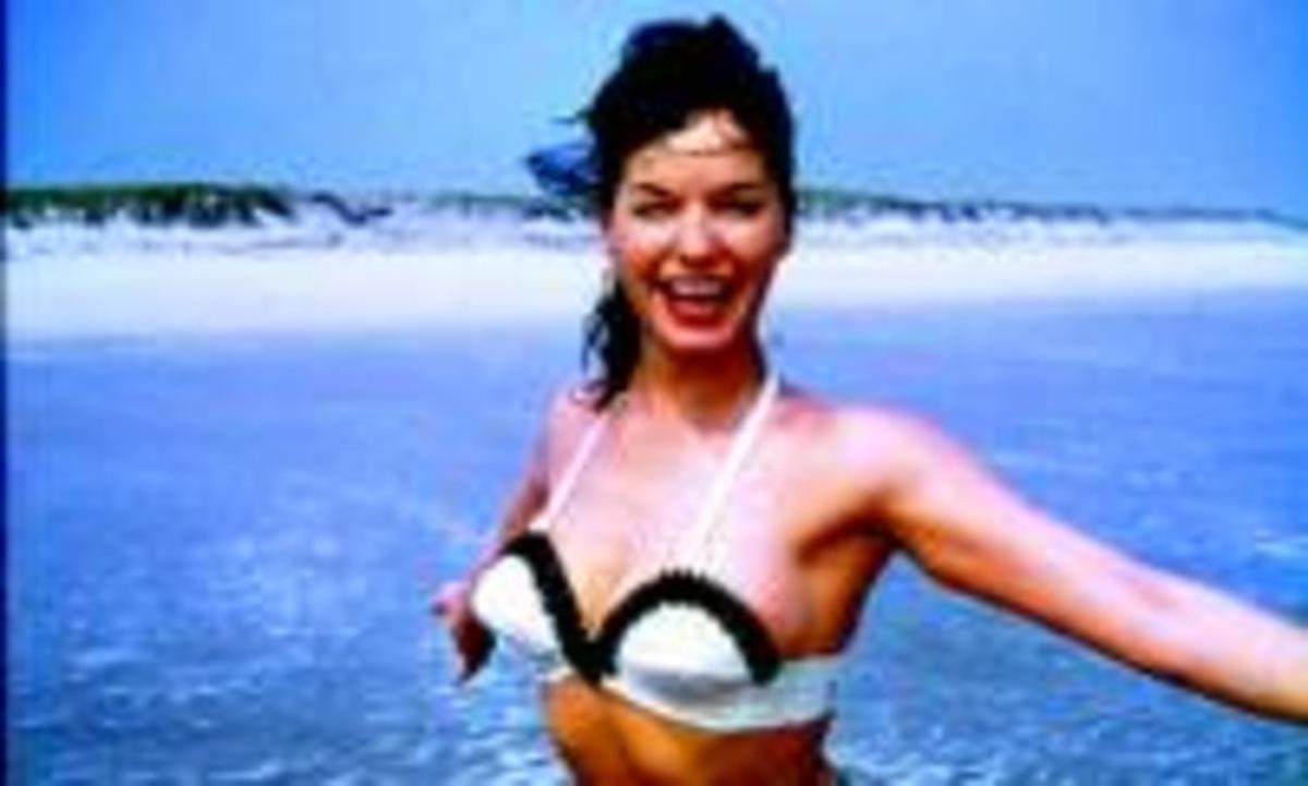Mor Bettie Page, la reina del pin-up dels anys 40 i 50_MEDIA_1