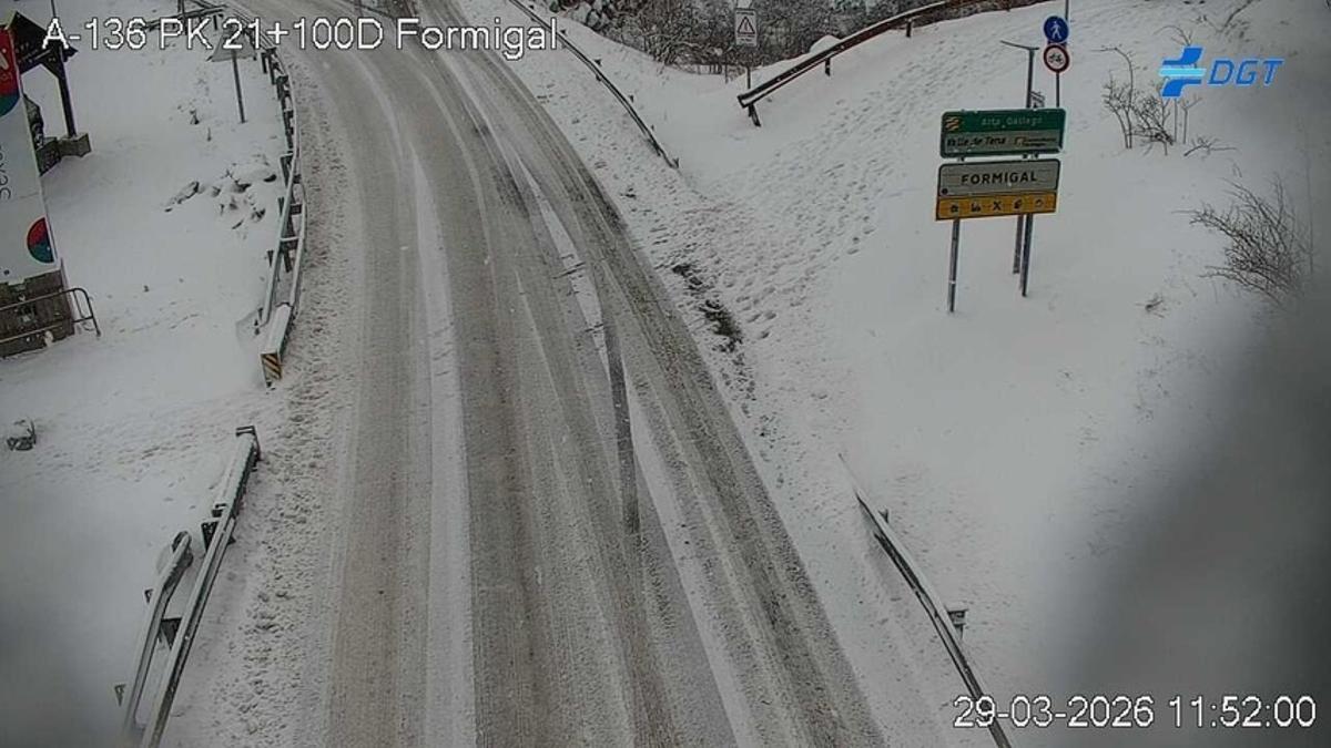 Carretera A-136 en Formigal (Huesca), donde es obligado el uso de cadenas.