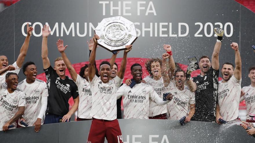 Los jugadores del Arsenal celebran el título.