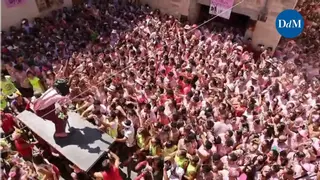 "Mallorca no está en venta": El Much de Sineu alza la voz contra la masificación turística entre fiesta y reivindicación