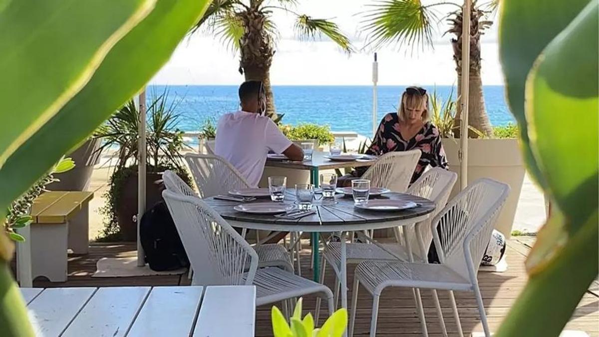 Can Fisher arroces con vistas a la playa del Bogatell