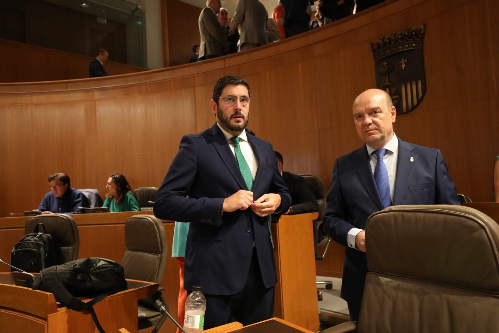 En imágenes | Segunda sesión del debate de investidura de Jorge Azcón