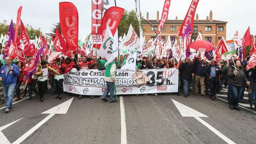 Concentración de funcionarios en Valladolid el pasado jueves.