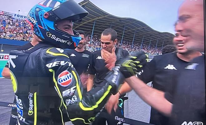 Raúl Fernández se gana la renovación con Aprilia ganando en Assen