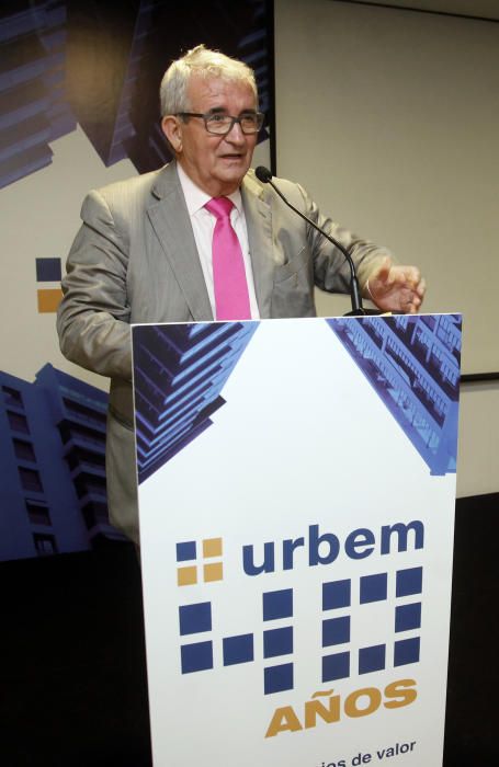 Algunos de los asistentes al 40º aniversario de Urbem.