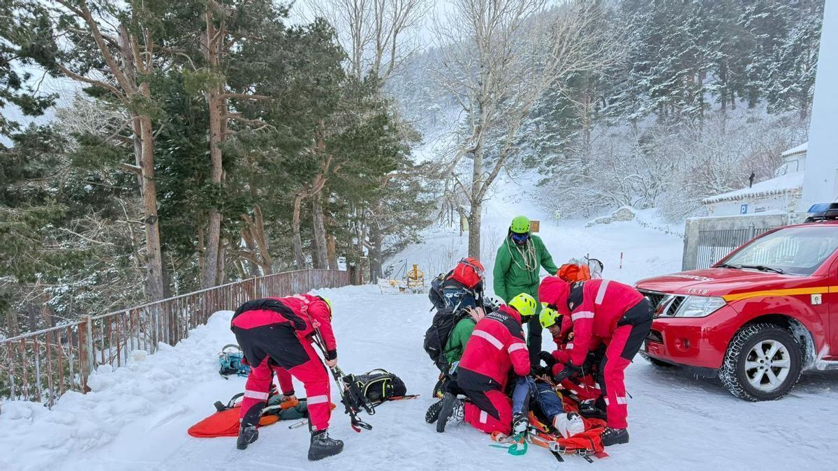 VÍDEO | Susto en el Moncayo (Zaragoza): un alud sorprende a tres montañeros y deja un herido