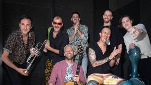 Retrato del grupo musical La Pegatina, que acaba de publicar un nuevo disco.