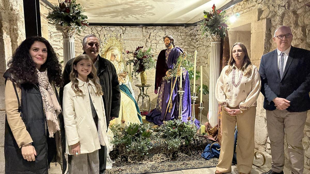 La Junta Mayor de Semana Santa instala su belén en el palacio de El Portalet de Alicante