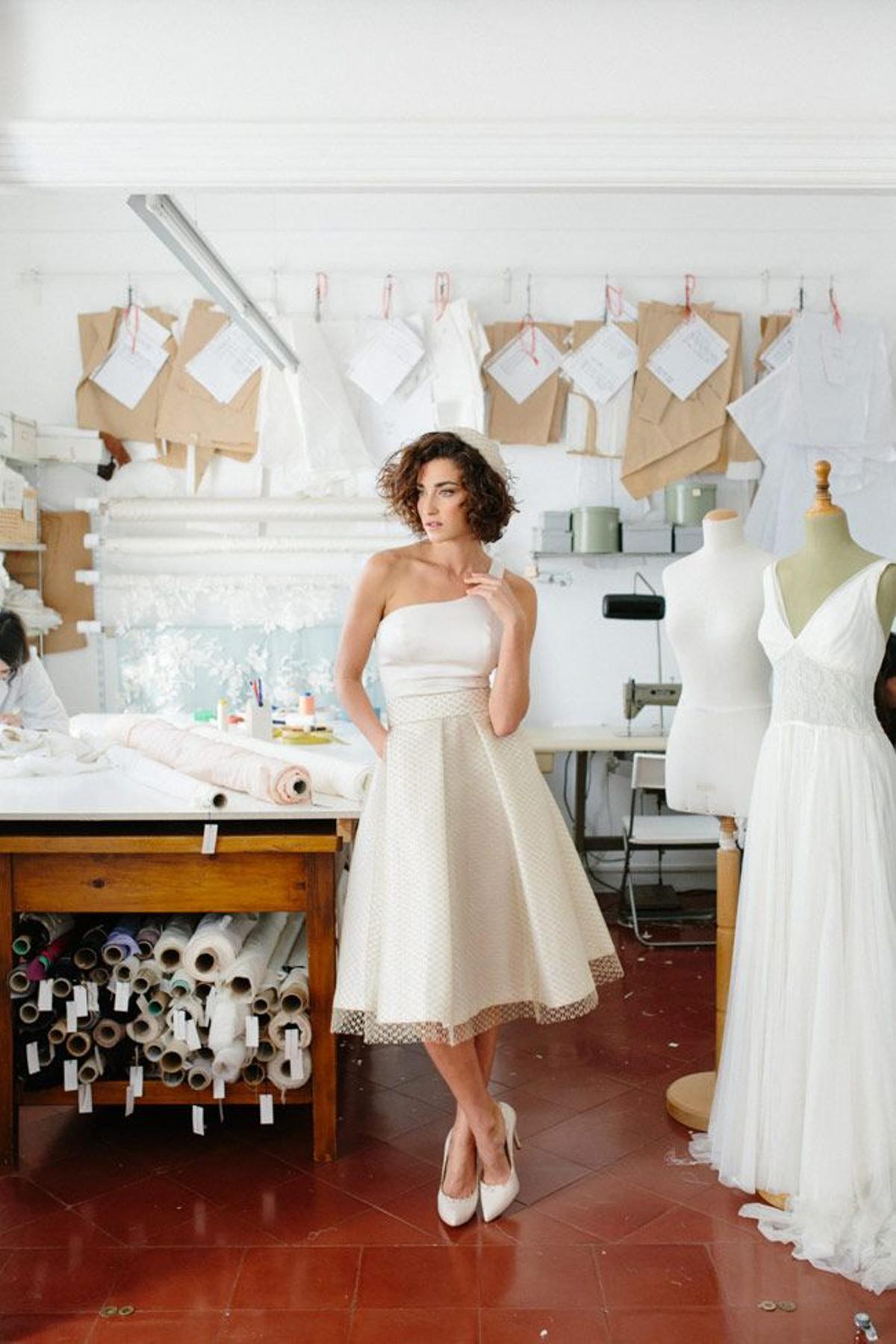 Vestido de novia corto con bolsillos de Verónica Miranda