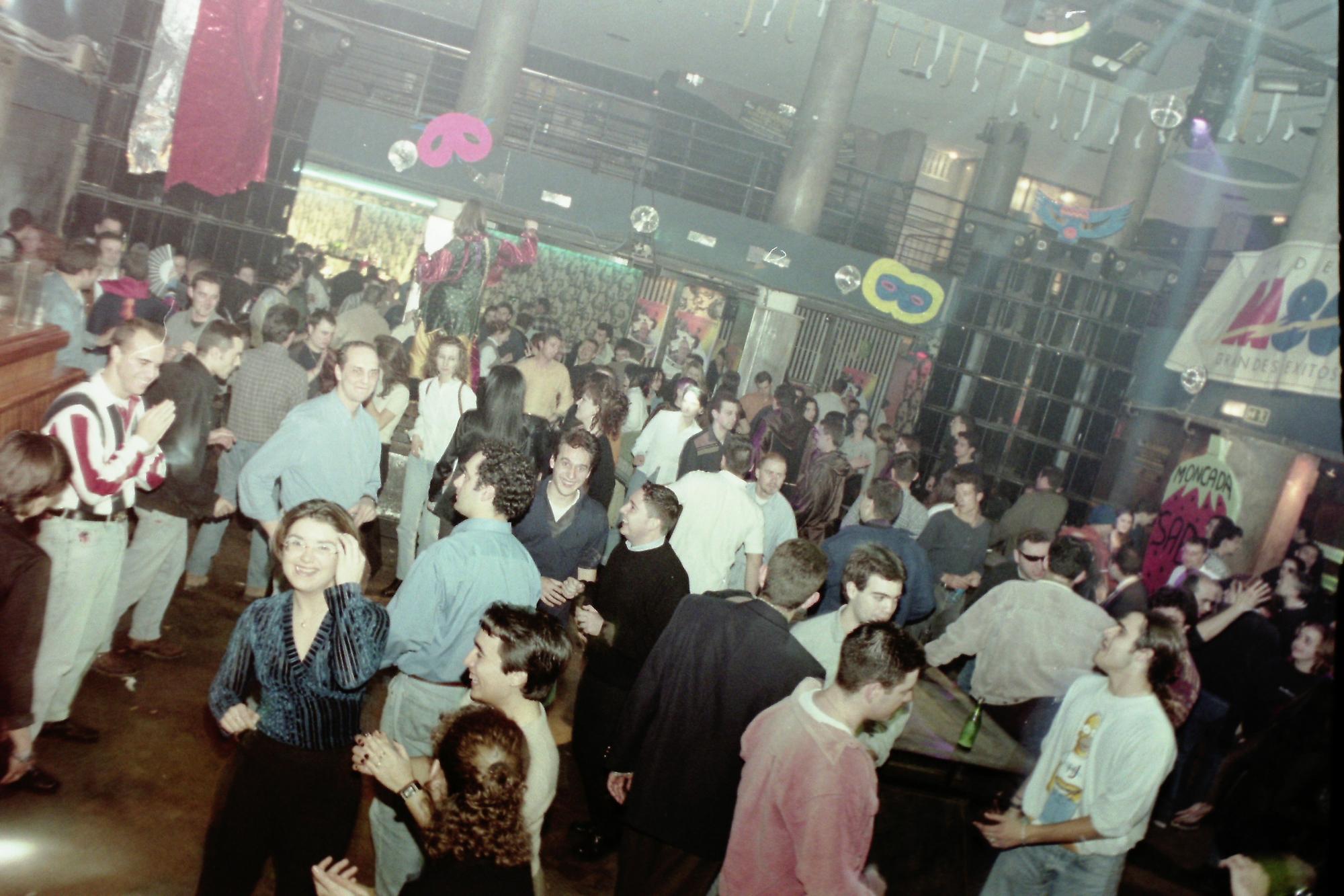Las fotos de las noches de KU Manises en los 90