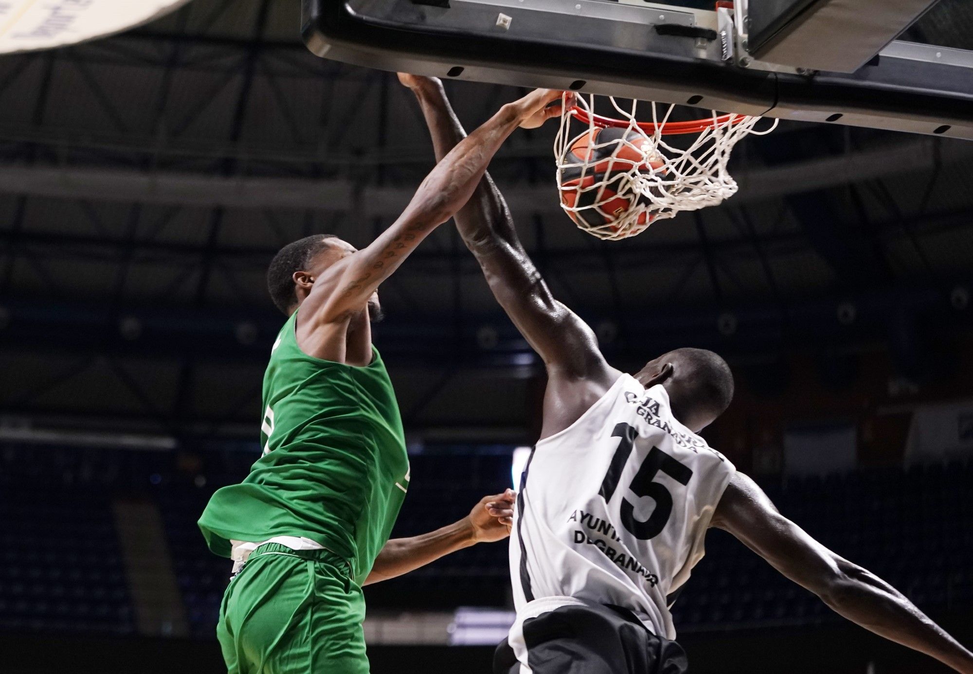 Primeros minutos de competición del nuevo Unicaja esta pretemporada