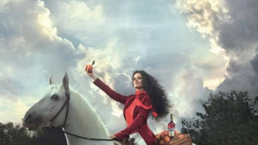 Eva Green, espectacular en el calendario Campari 2015