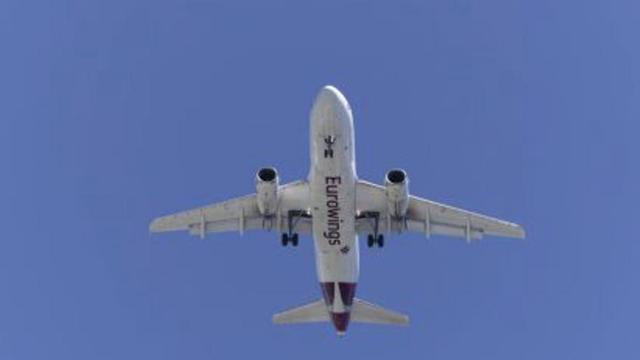 Avión despegando