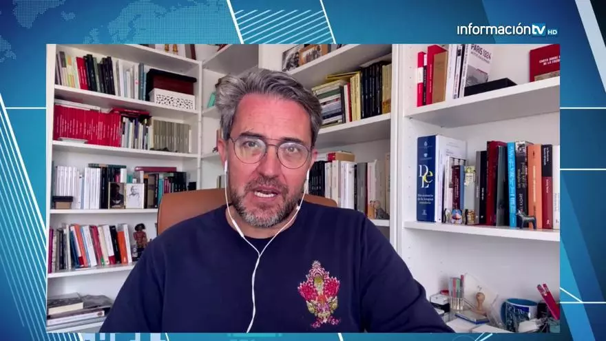 Máximo Huerta nos cuenta los detalles de su última novela “París despertaba tarde"