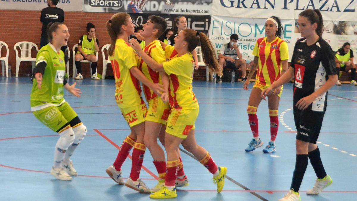 Las jugadoras del Sala Zaragoza celebran el gol de Antía en La Granadilla.