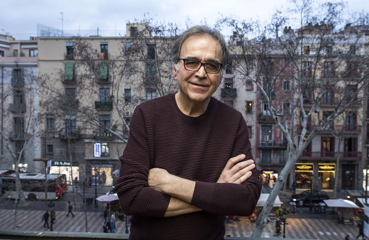 Barcelona 26.02.2018 Icult Entrevista con el comisionado de cultura del ajuntament de Barcelona, Joan Subirats, que posa en uno de los balcones de la Virreina. Fotografía de Jordi Cotrina