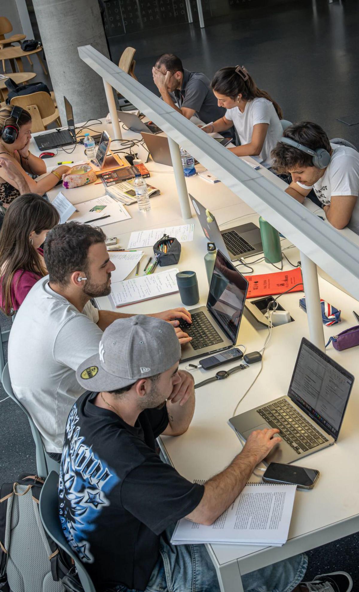 Més de 44.000 catalans comencen avui la selectivitat Més de 44.000 catalans comencen avui la selectivitat