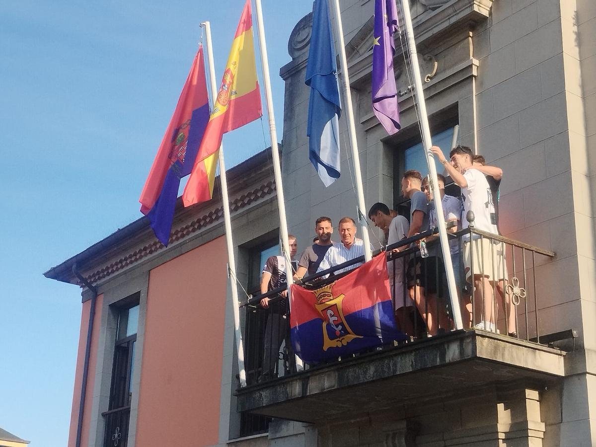 En imágenes, la celebración del ascenso a Tercera Federación del Condal de Noreña