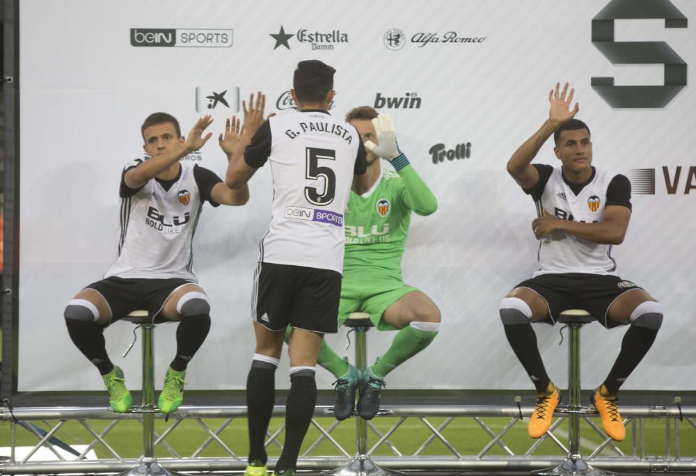 Presentación de los siete fichajes del Valencia CF