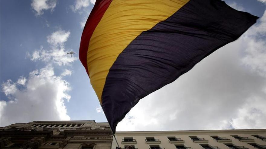 La Subdelegación rechaza la colocación de una bandera republicana en el Ayuntamiento de Nueva Carteya
